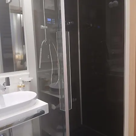 Nocleg ze śniadaniem Excellent Trinity 4*