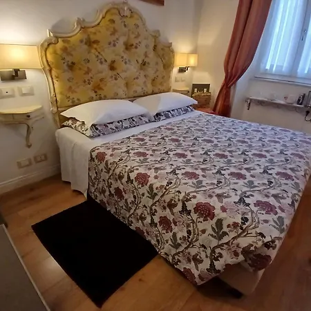 Excellent Trinity Nocleg ze śniadaniem Rzym