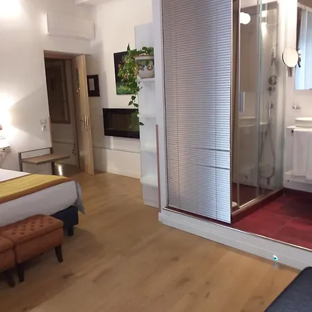 فندق مبيت وإفطار Excellent Trinity